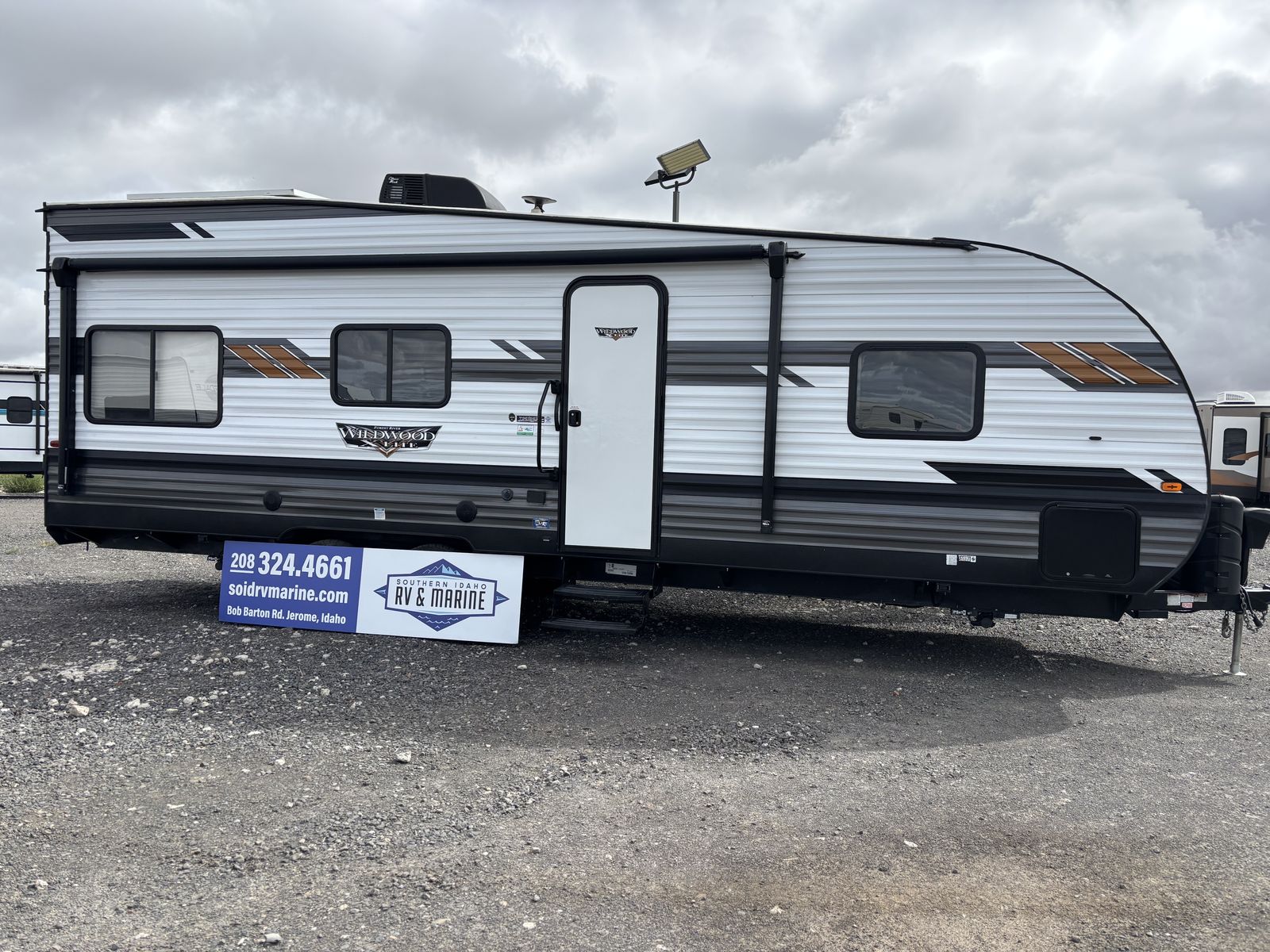 2021 WILDWOOD T251SSXL Toy-Hauler