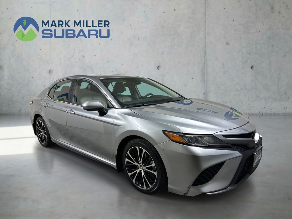 2020 Toyota Camry SE