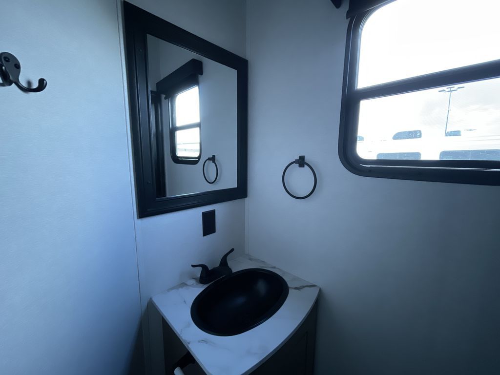Main image 52