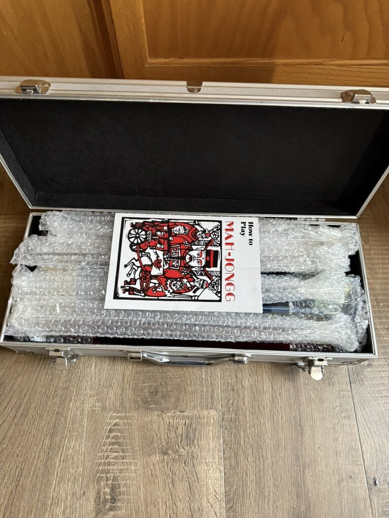 Mah-Jongg Tile Game in Case New