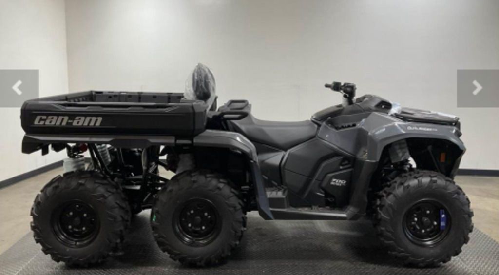 2026 Can-Am® Outlander MAX 6X6 DPS 700