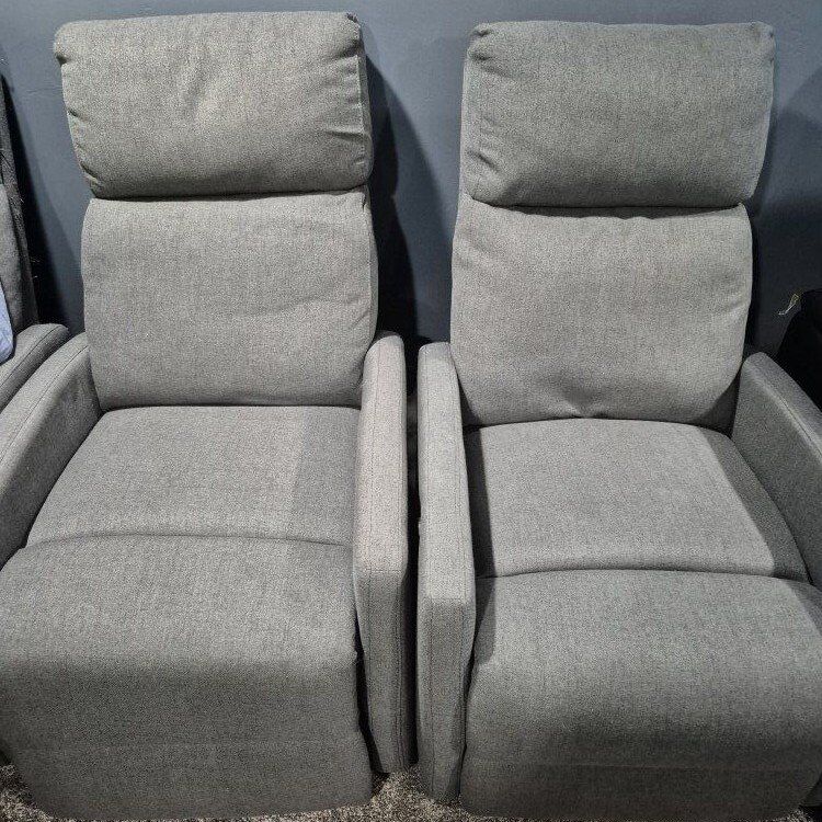 4 Power Reclining Chairs. Great For Home Theater