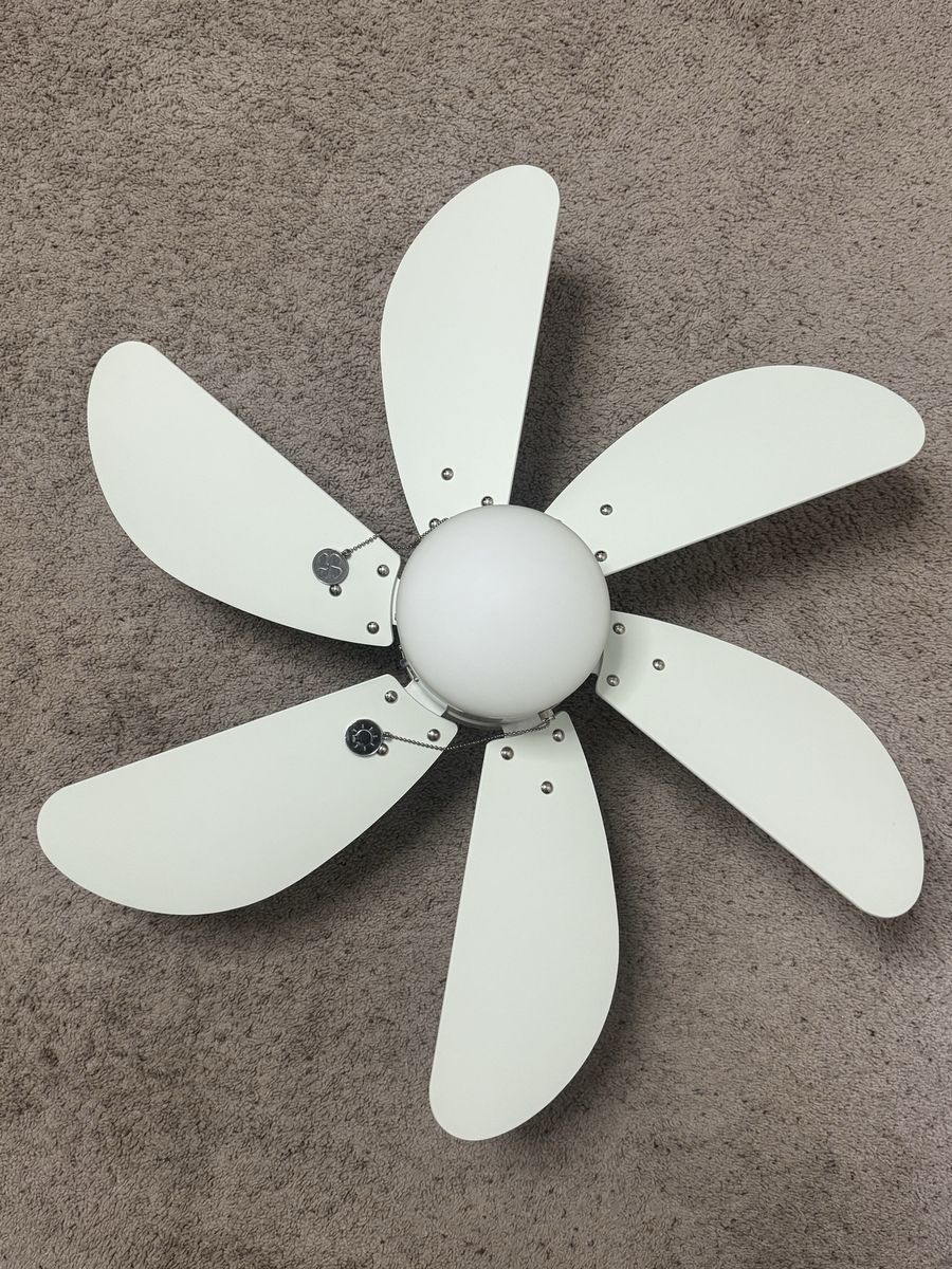 Westinghouse White Ceiling Fan with Light Fixture and 6 Blades