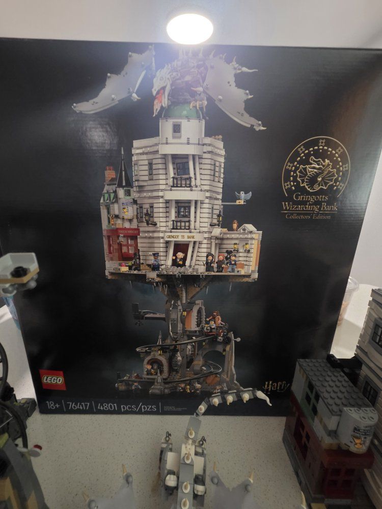 LEGO Harry Potter Gringotts Wizarding Bank Collector's Edition Set 76417 - 4801 Pieces