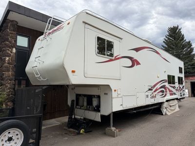 Weekend Warrior Toy Hauler 5th Wheel Travel Trailer- SLC 3505