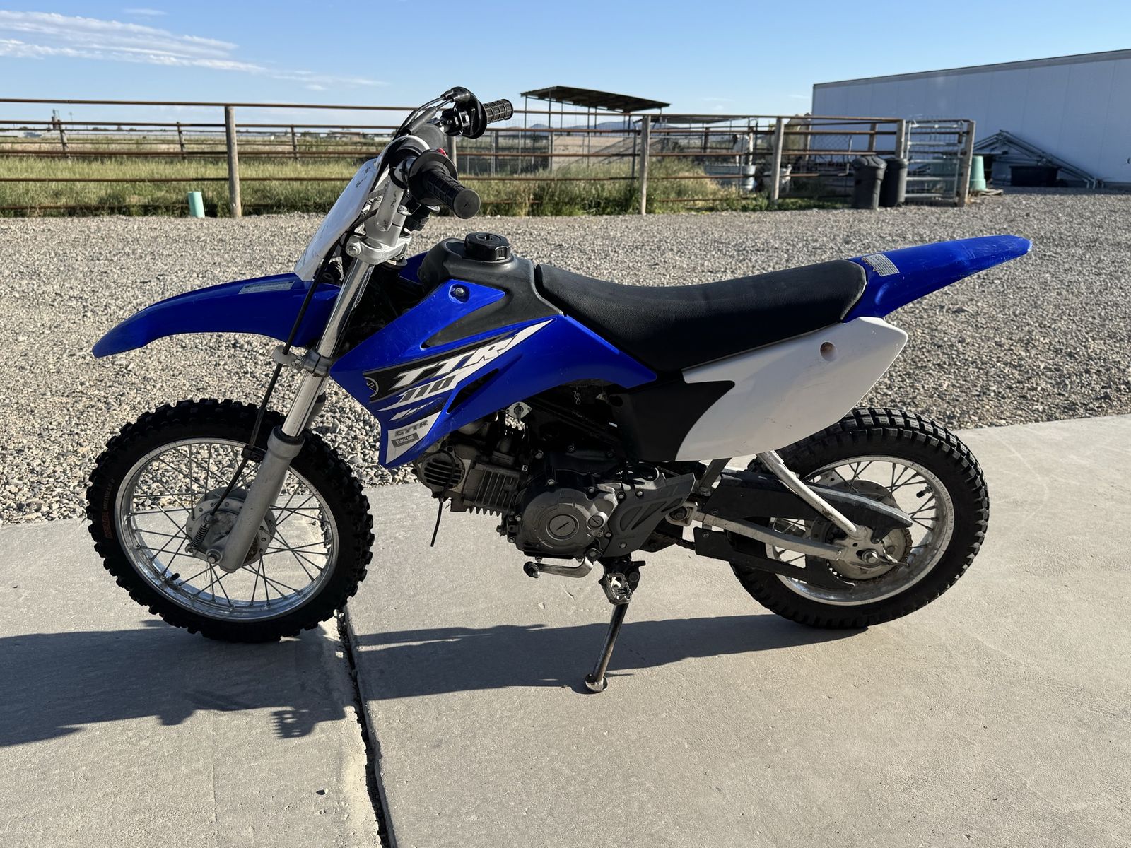 2015 TTR110E
