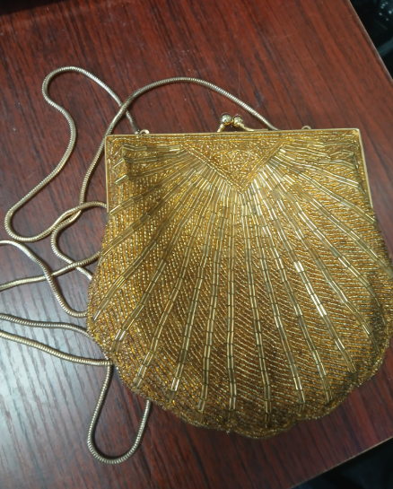 Vintage Gold Beaded Clamshell Purse with Chain Strap - New, Unique Design-Extras