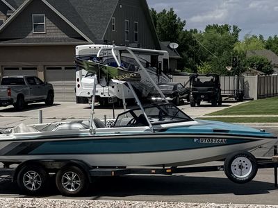 1991 Centurion 20ft Ski & Wakeboard Boat with Tower and Trailer