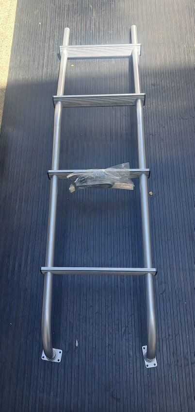 Ford E-series aluminum rear ladder rack