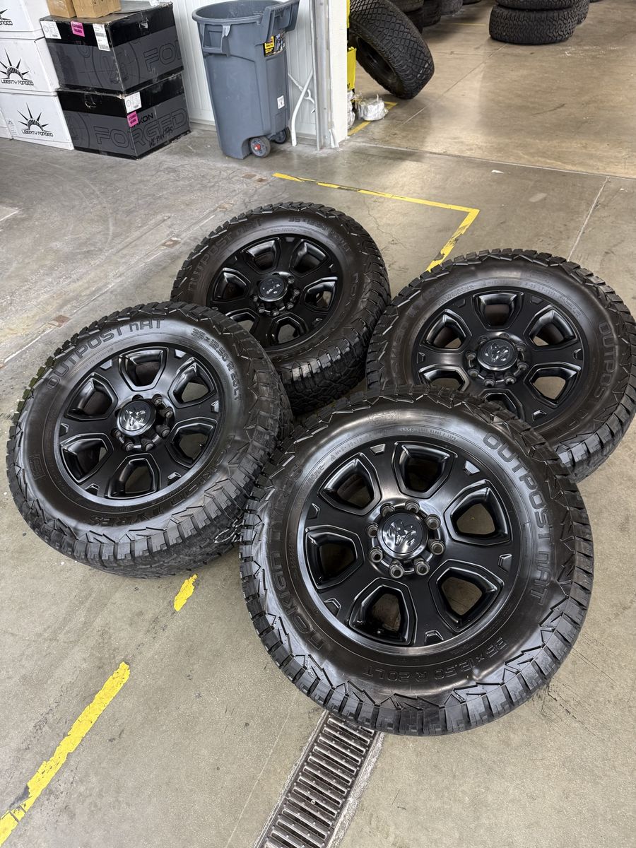 NEW 2024 Ram 3500 Midnight Wheels/ 35x12.50r20