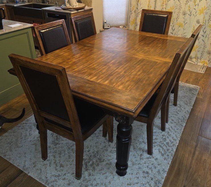 Dining Room Table with 6 Chairs