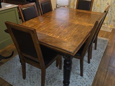 Dining Room Table with 6 Chairs