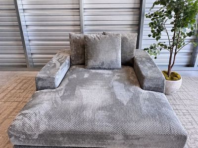 COSTCO SEALY CALIN OVERSIZED FOAM LOUNGER