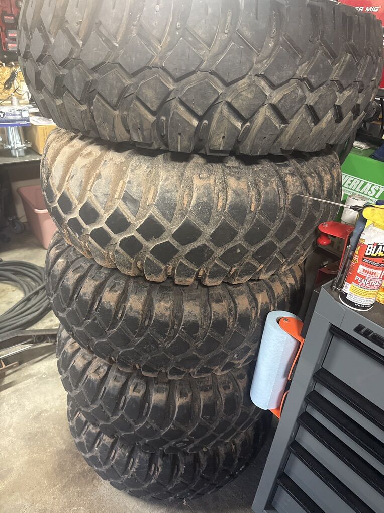 Toyota 6x5.5 Wheels Maxxis Kreepy Krawlers 37s