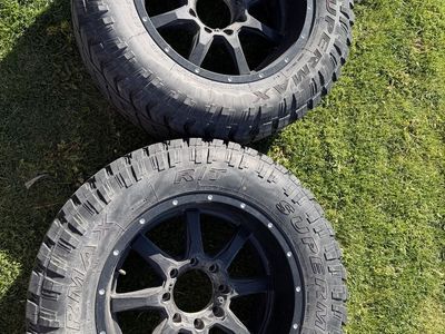 Moto Metal rims, 35x12.50r20