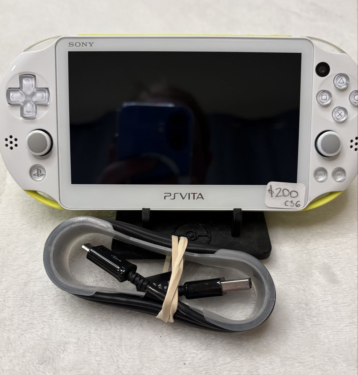 PS Vita - White/Yellow