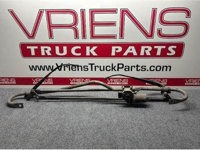 PACCAR E006-158 WIPER MOTOR ASSEMBLY W/ BRACKET AND PIVOT ARM