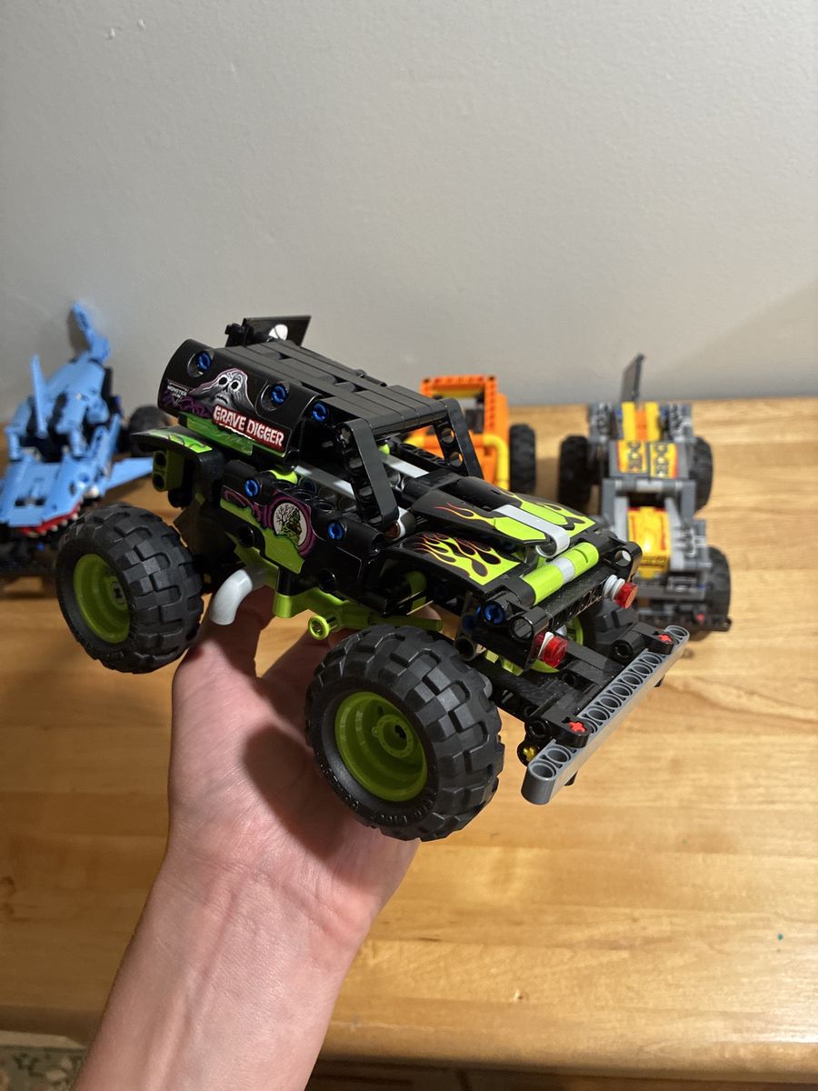Main image 3