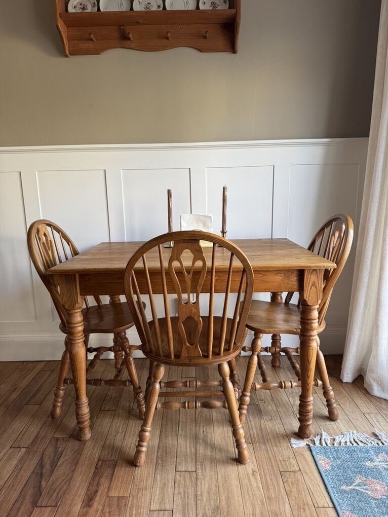 SolId Wood Cottage Dining Table + 4 Chairs
