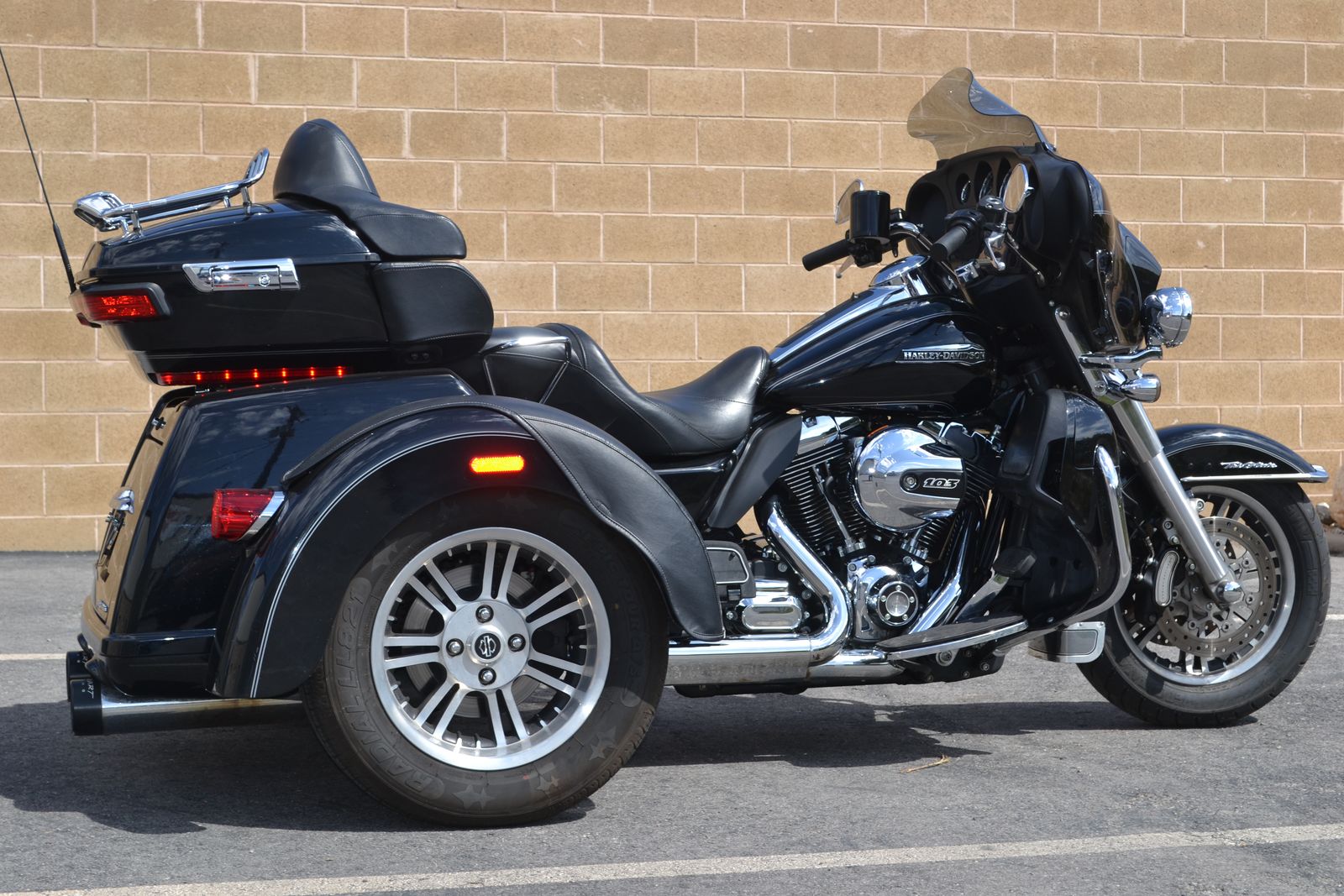 2015 Harley Davidson Triglide Ultra Trike - BLOWOUT PRICE - Tri Glide Classic 