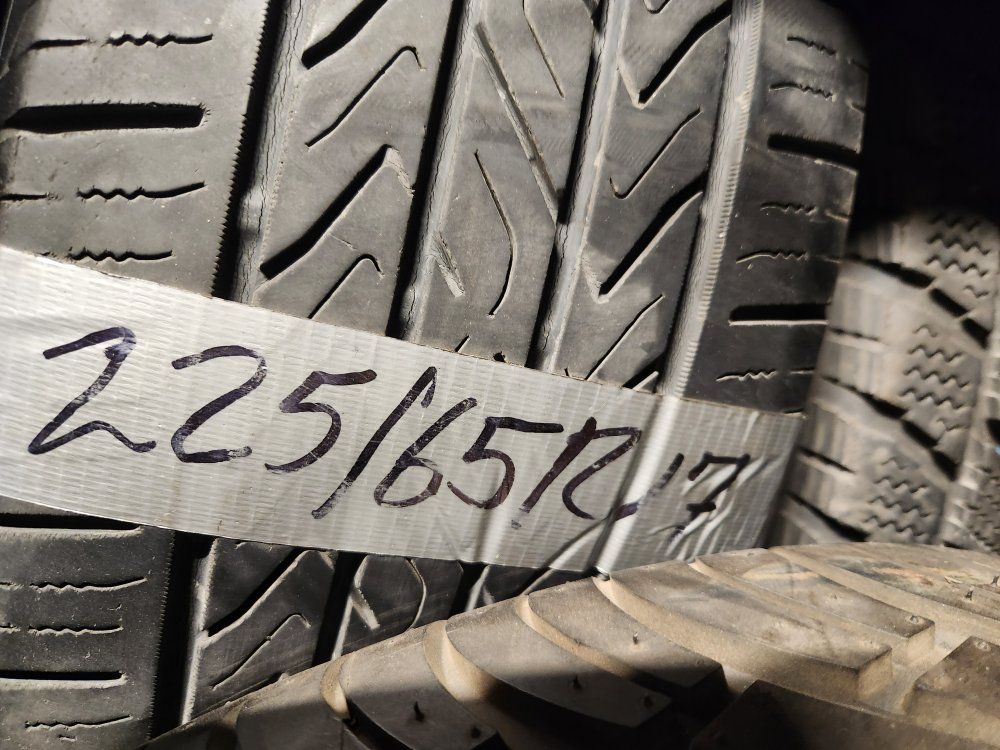 225/65r17 toyo extensa