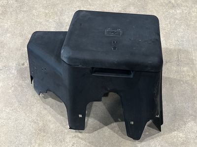 2003-06 Chevrolet Silverado GMC Sierra Engine Fuse Box Cover Panel 15189804 OEM