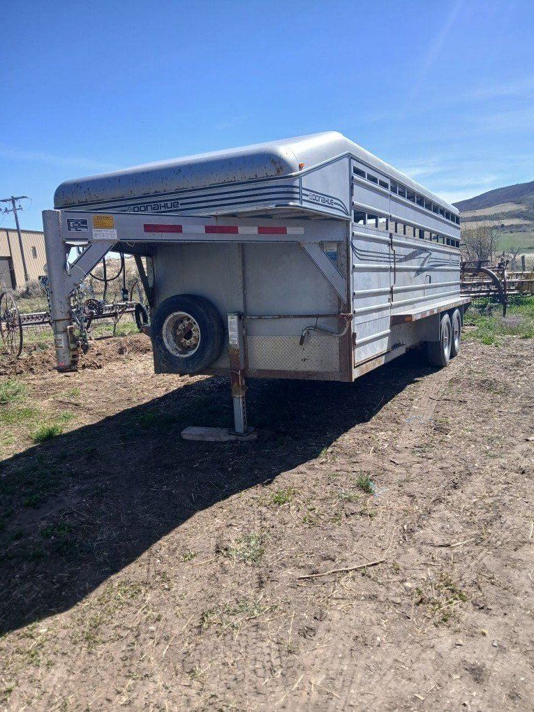 2019 Donahue 20ft stock trailer