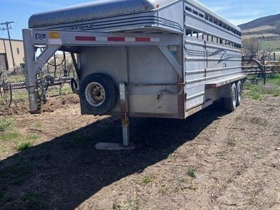 2019 Donahue 20ft stock trailer