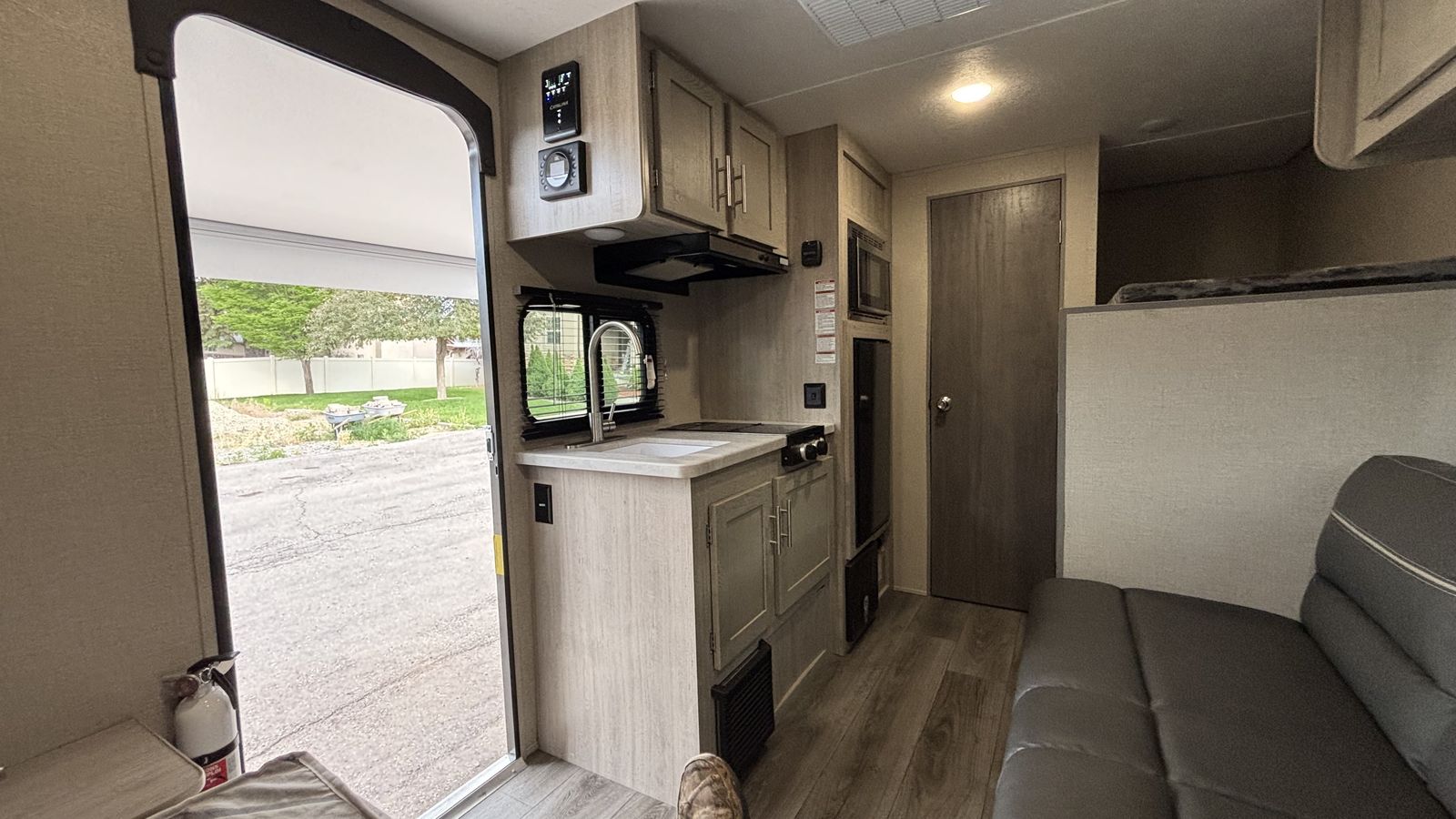 2023 Coachmen Catalina 164BHX (Like New)