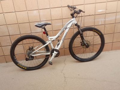 specialized women's bike