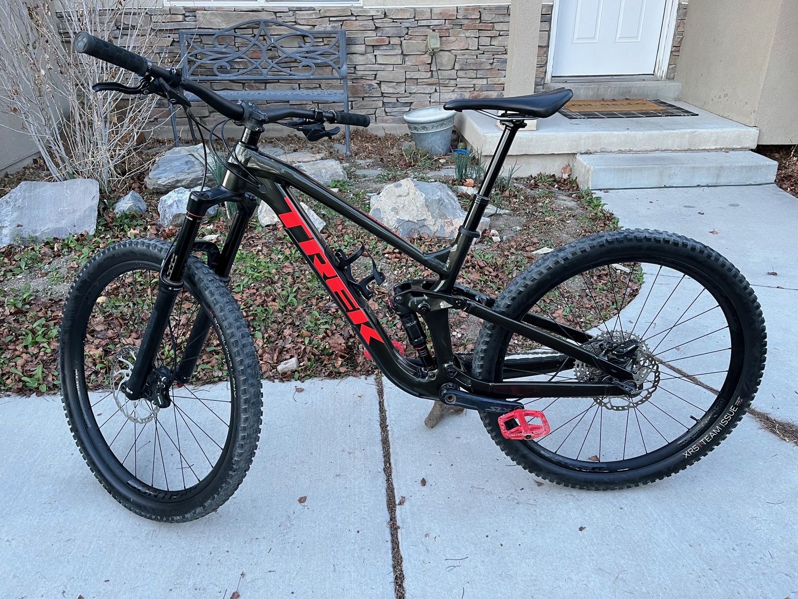 2022 Trek slash 7 size med