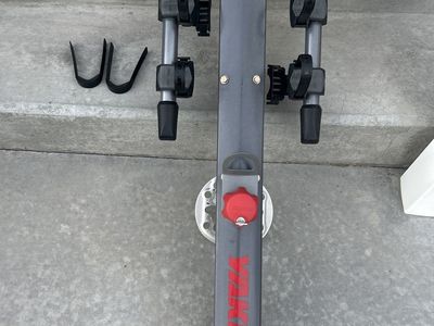 Yakima FullTilt 4-Bike Hitch Mounted Rack - Gray/Red