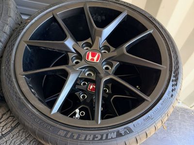 2026 Honda Civic Type-R FL5 Wheels and tires