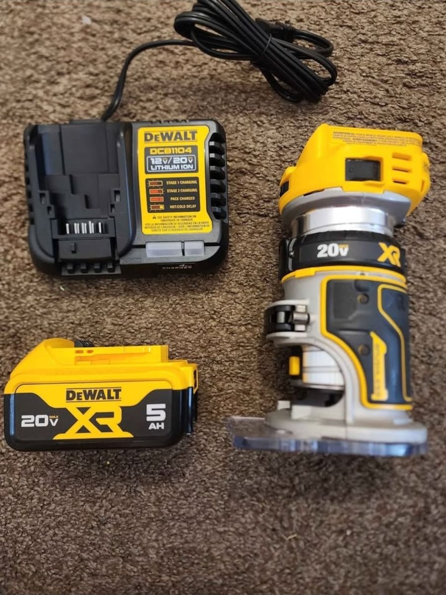 New Dewalt 20V MAX XR Fixed Base Router Kit