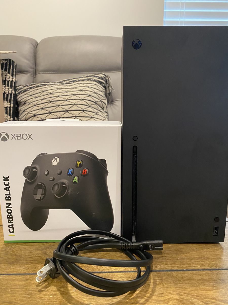 X Box Series X Great Condition w/new controller