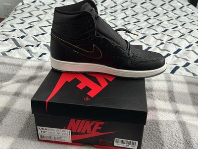 Jordan 1 Retro High OG Black / Gold Metallic