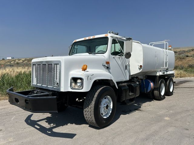2000 International 4000 Gallon Water Truck with an Automatic Transmission!!!