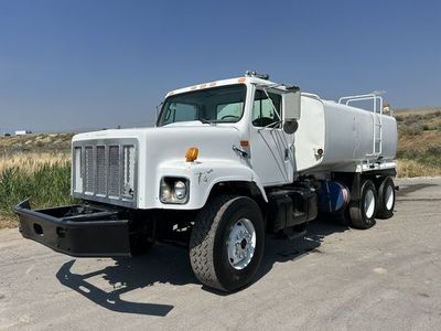 2000 International 4000 Gallon Water Truck with an Automatic Transmission!!!