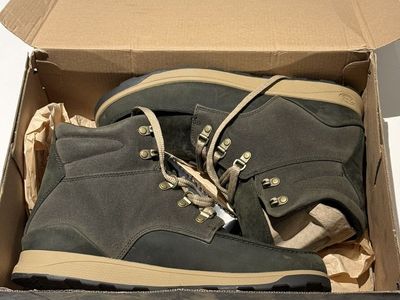 Chaco Teton Nubuck Boots – Men’s 10.5 – Olive Night – New in Box