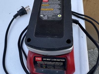 Toro 24 V Max charger and battery