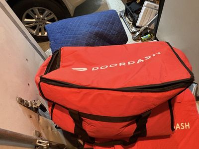 DoorDash Insulated Red Delivery Bag