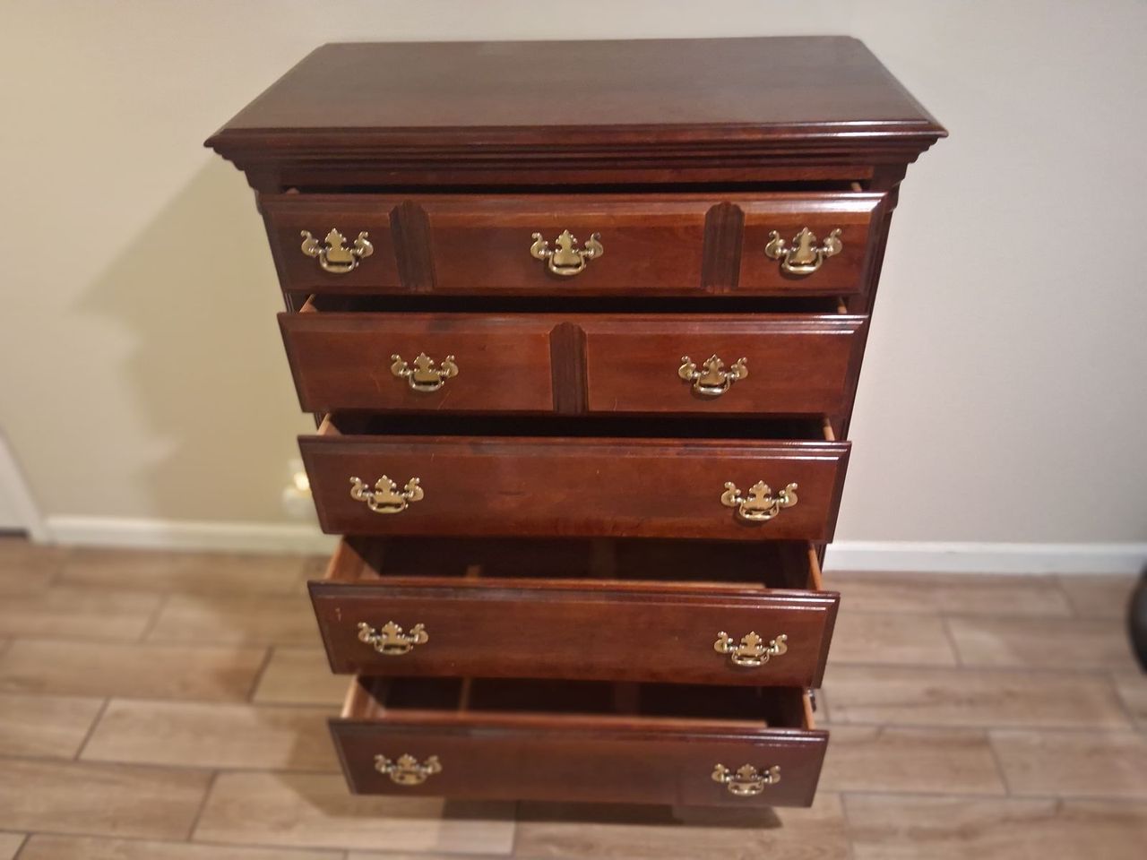 Main image 3