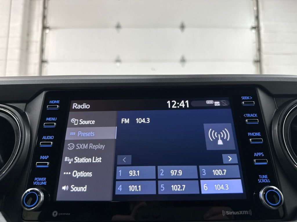 Main image 28