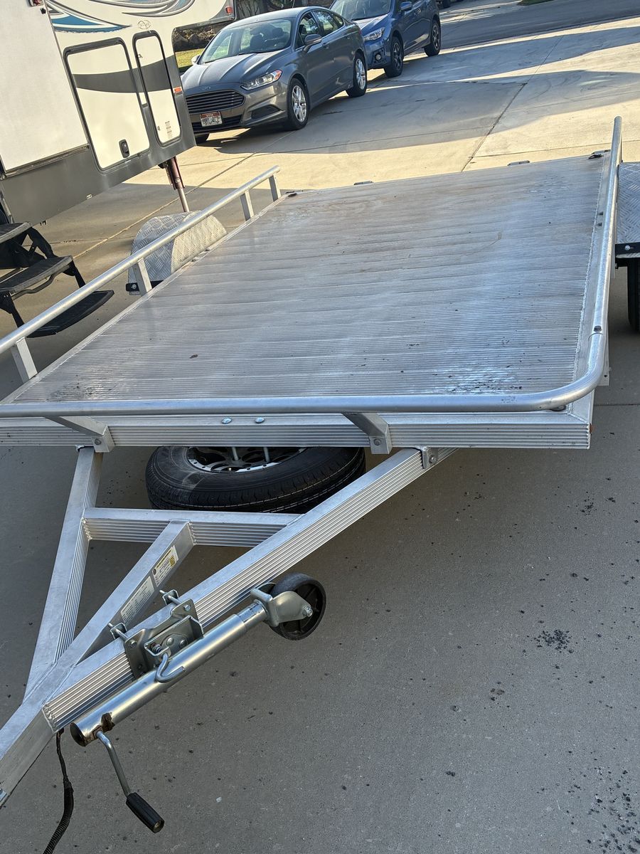 6.5 x 10 ft All-Aluminum Utility Trailer