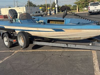 Vintage Bass Boat with Mariner 175 Outboard & Minn Kota Trolling Motor, Trailer Included