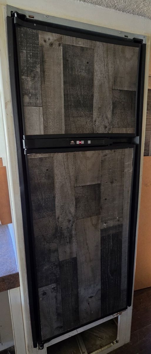 RV refrigerator