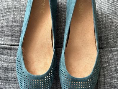 NEW Vionic 8.5 Posey Teal Perforated Suede Pointed Ballet Flats Blue / Green Orig. $109