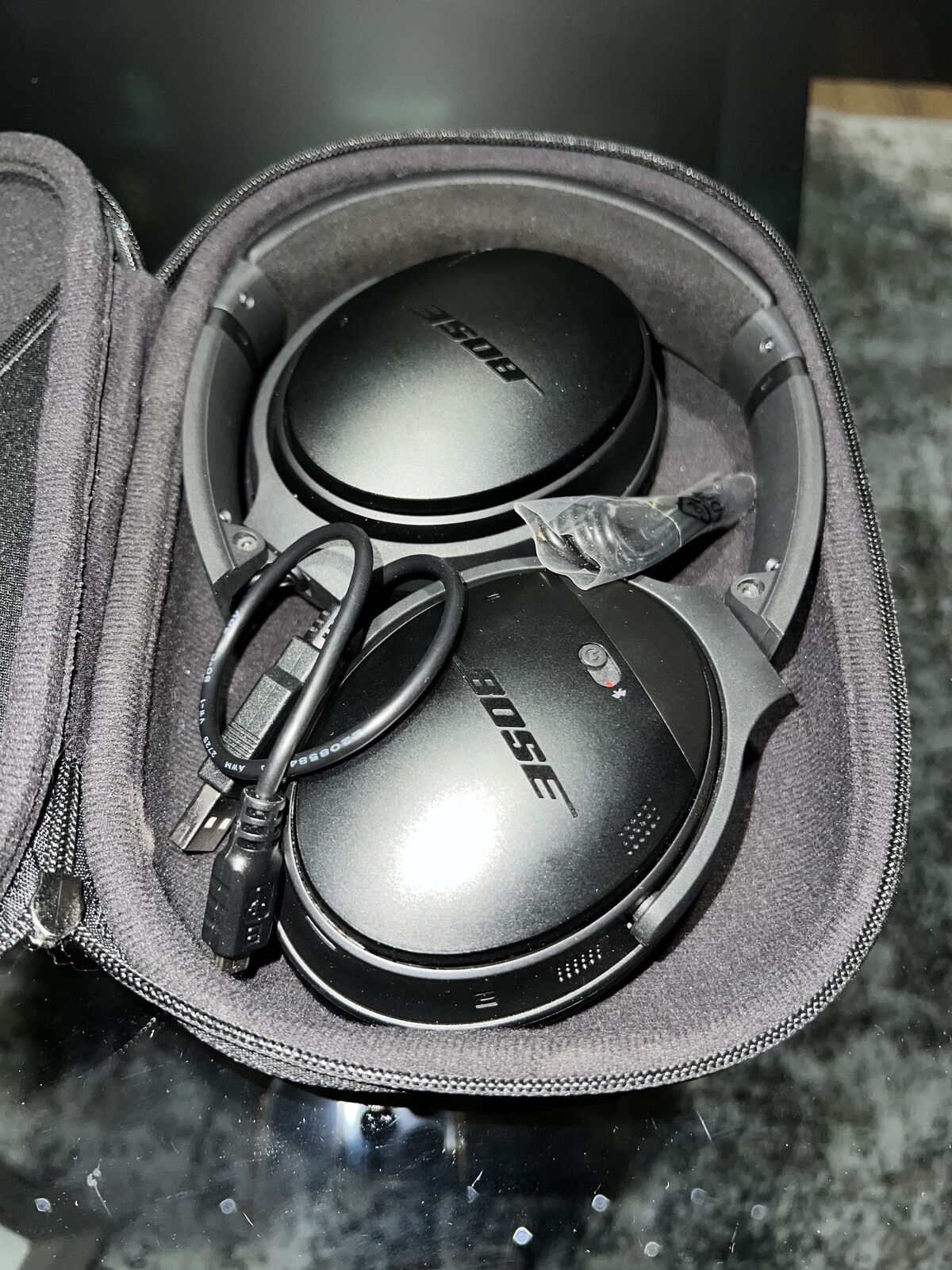 Bose QuietComfort 35 II Wireless Noise Cancelling Headphones (New Open Box)