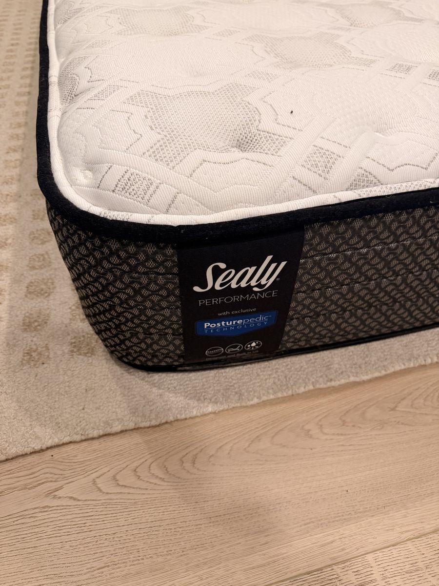 Sealy Performance Posturepedic Twin Mattress - Excellent Condition, Clean