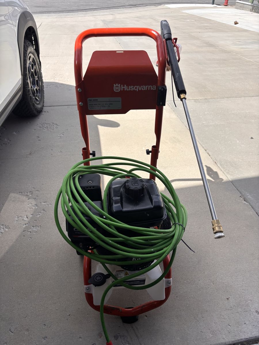 New Husqvarna 3200 psi pressure washer